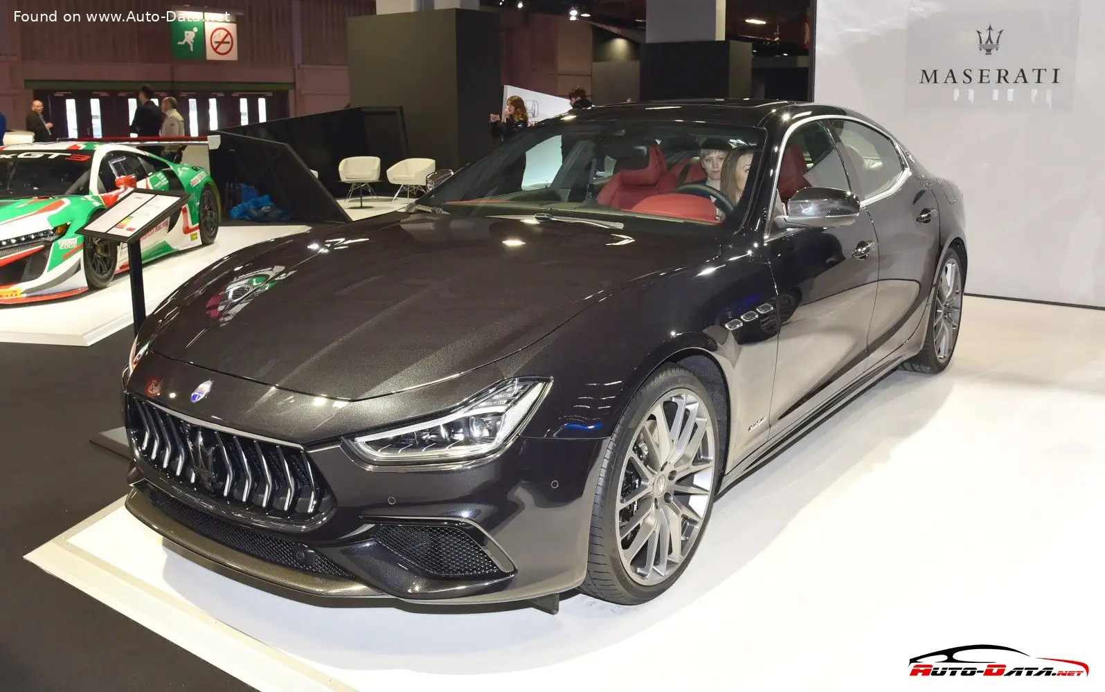 Review: 2018 Maserati Ghibli III (M157, facelift 2017) 3.0d V6 (275 Hp) Automatic